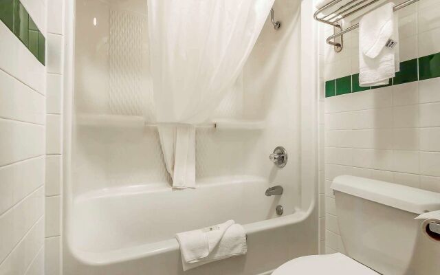 Quality Inn & Suites Owasso