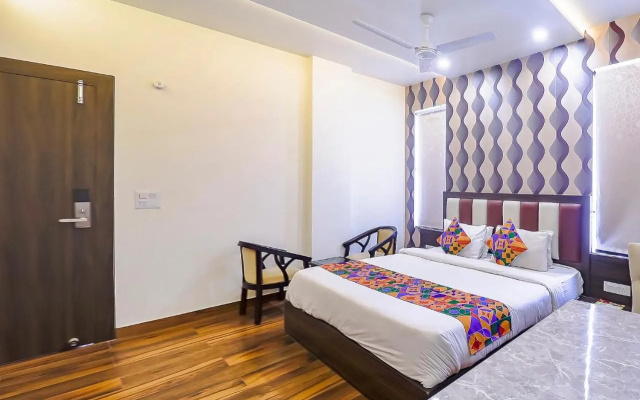 FabHotel World Link