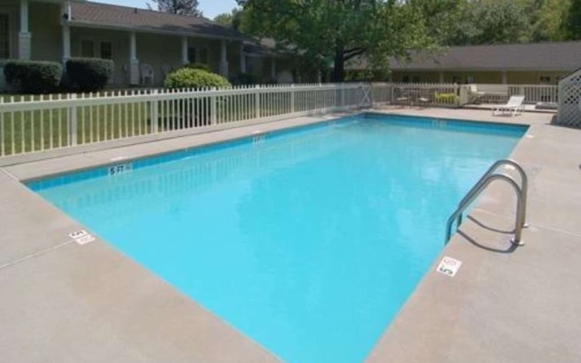 Comfort Inn On the River - Cherokee