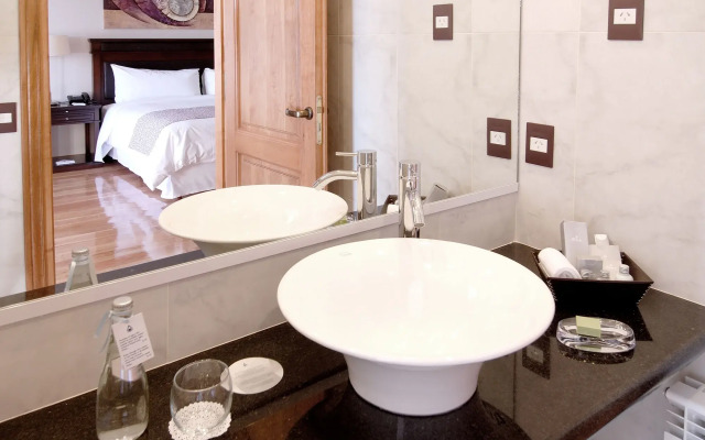Alma del Lago Suites & Spa
