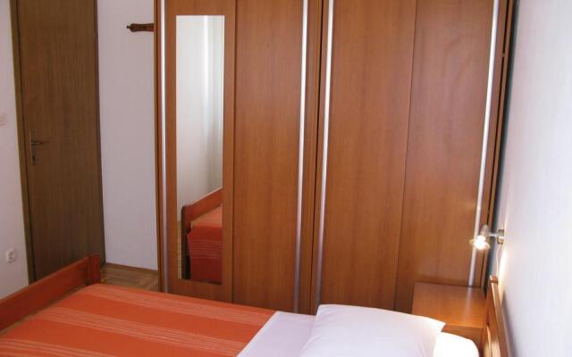 Apartment Emi