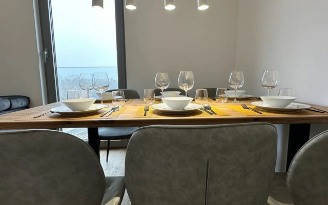 Garden Residence - Premium Alpine View Apartment