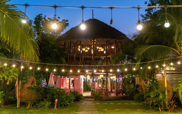 The Sea - Cret Hua Hin