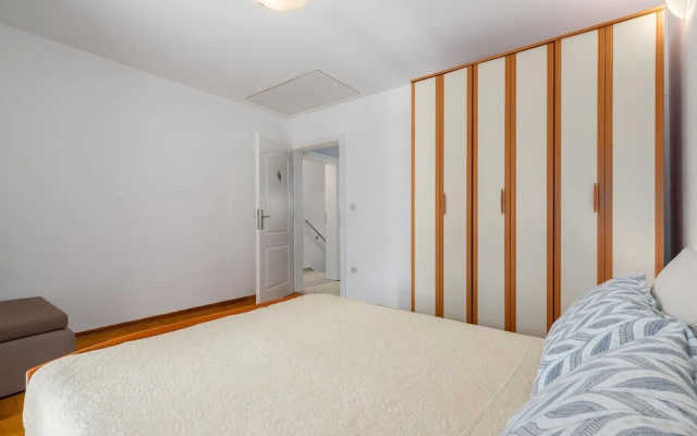 Nice Home in Porec With Wifi and 2 Bedrooms - Hotel in Porec - Photo 3