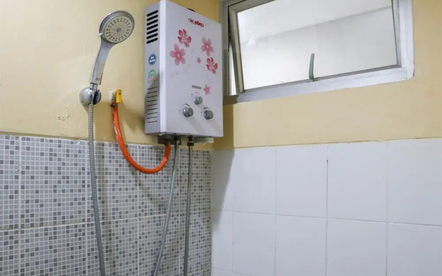 Warm And Homey 2Br At Sentraland Cengkareng Apartment