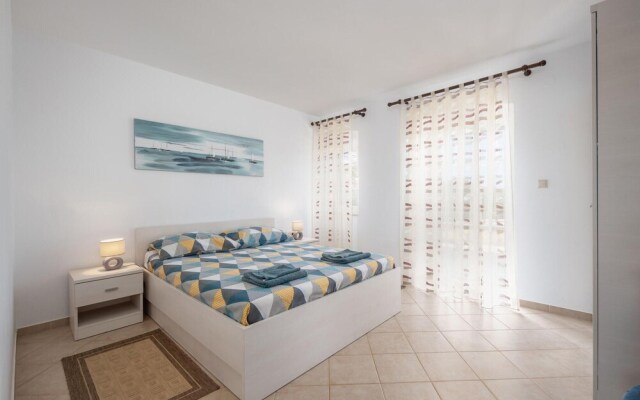 Stunning Home in Sveti Anton With Wifi and 4 Bedrooms