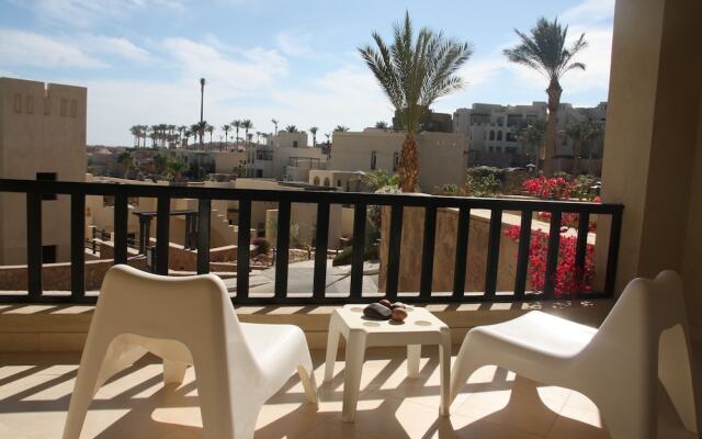 Azzurra Sahl Hasheesh