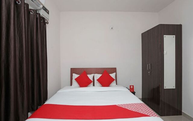 OYO 13527 Usha Residdency