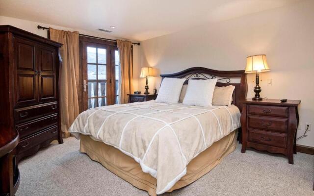 Ascent Residence 208