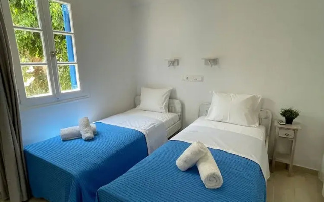 Zen Beach House in Tinos 2