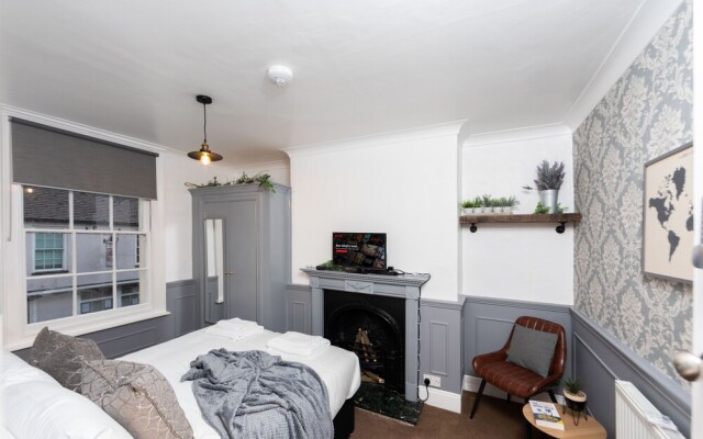 6 Bedroom City Centre Townhouse