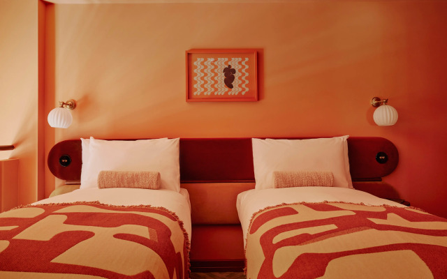 Ember Locke Kensington