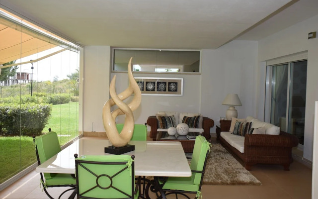 Semi Detached Townhouse Near The Beach