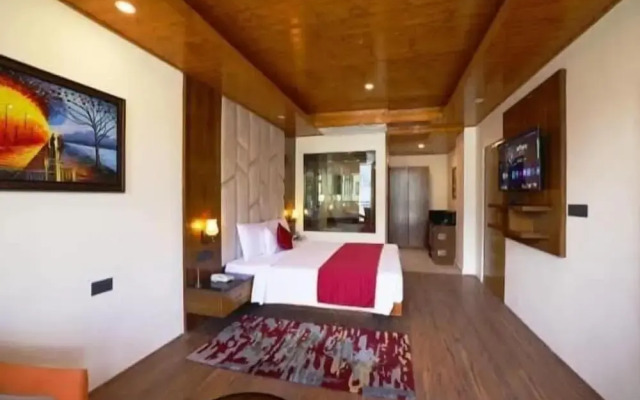 The Whitestone Inn & Suites Manali