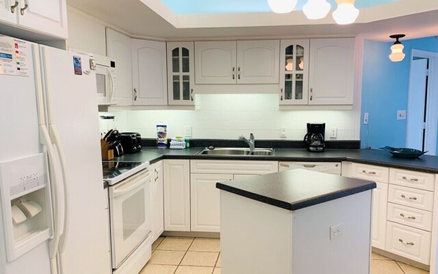 Summer House Condos by ALBVR