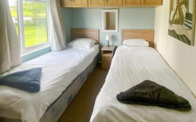 Ferry Lodge