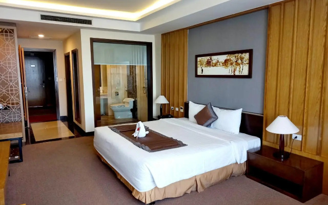 Muong Thanh Luxury Nhat Le Hotel