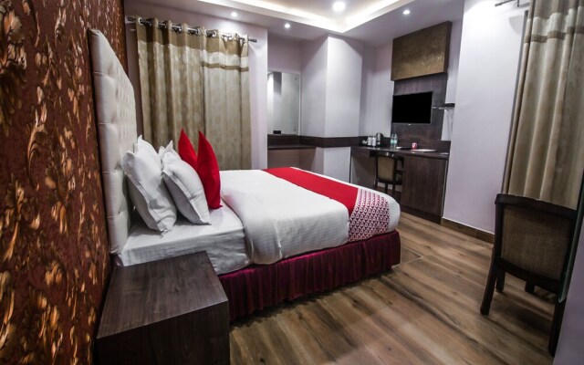 OYO 15582 Hotel Vrinda Regency