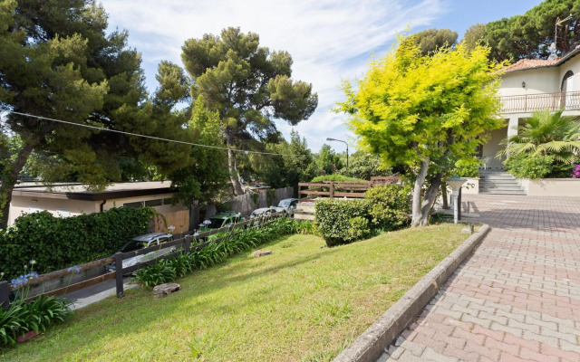 Sanremo Flat with Private Parking - Swimming Pool and NETFLIX