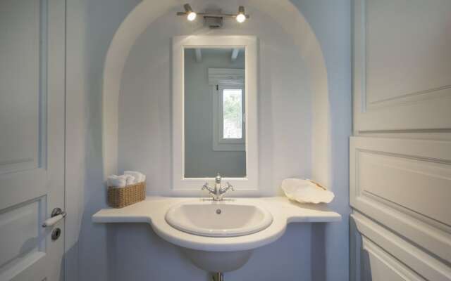 Villa Aerie - Sweeping Sea Views, Eclectic Style by Villarentalsgr