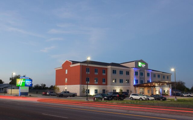 Holiday Inn Express & Suites Gatesville - N. Ft Hood, an IHG Hotel