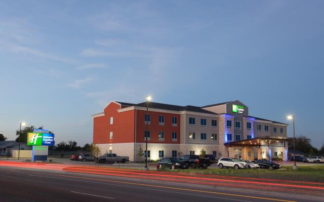 Holiday Inn Express & Suites Gatesville - N. Ft Hood by IHG