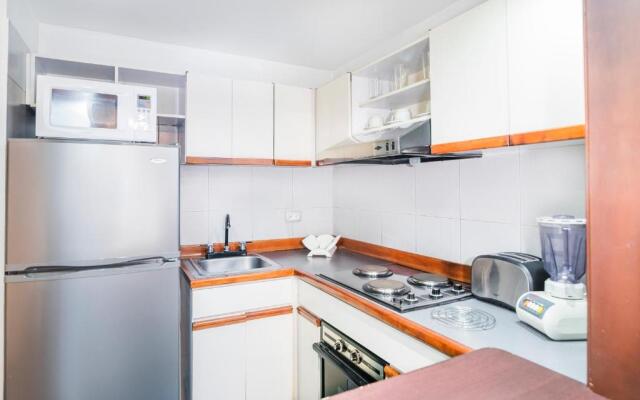 Lloyds Apartsuites Parque 93