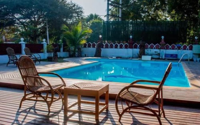 Lawkanat Hotel