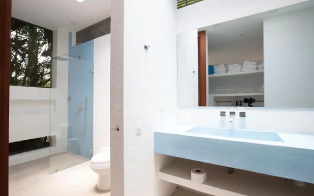 w Amazing 4BR Villa w Pool at Mesa de Yeguas