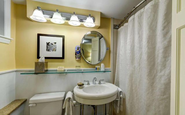 Port Inn and Suites Portsmouth, Ascend Hotel Collection
