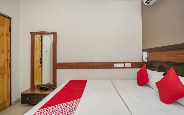 Oyo 436 Emirates Suites