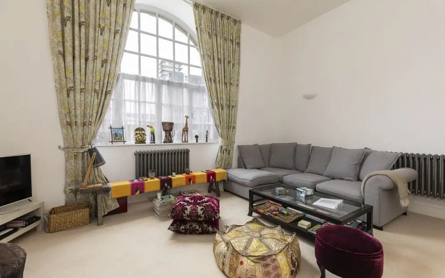 Light & Spacious 1 bed by Battersea Park Sleeps 4