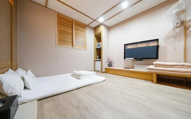 Gyeongju Bomun Zara