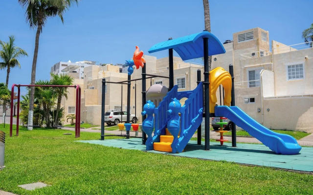 New Acapulco Retreat Garden Pool & Gym