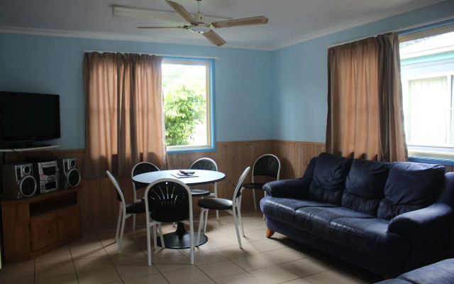 Lani's Holiday Island - Caravan Park