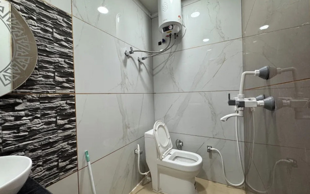 Hotel Guruvayur Dham Mathura