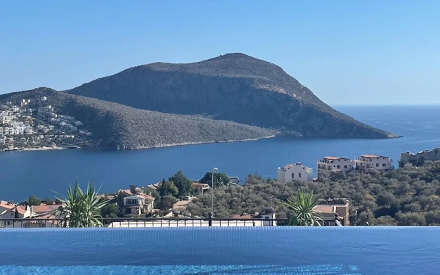 Villa Kajaim Sleeps 8 With Pool