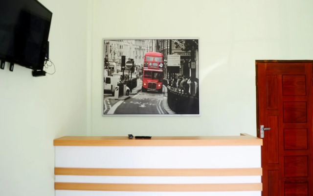 OYO 1927 The Village Syariah