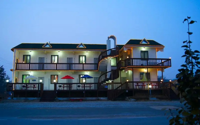 Anmyeondo Taean Romance Pension