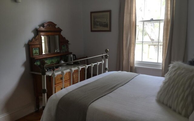 Ravenswood Homestead