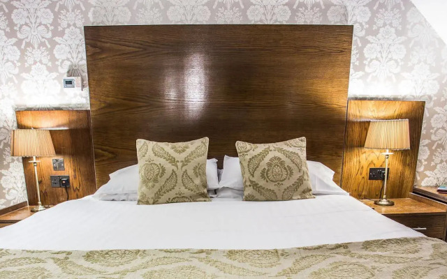 Duke Of Edinburgh Hotel