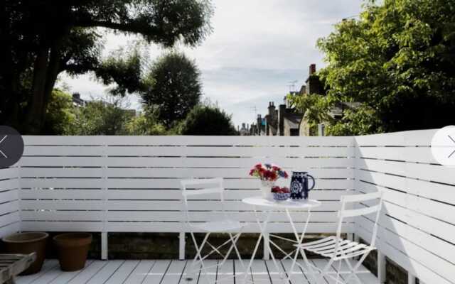 4 Bedroom Town House in Shepherd’s Bush