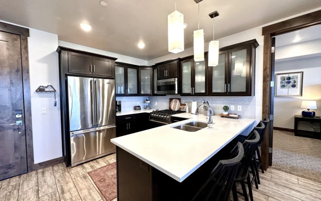 Blackstone Overlook 312 2 Bedroom Condo