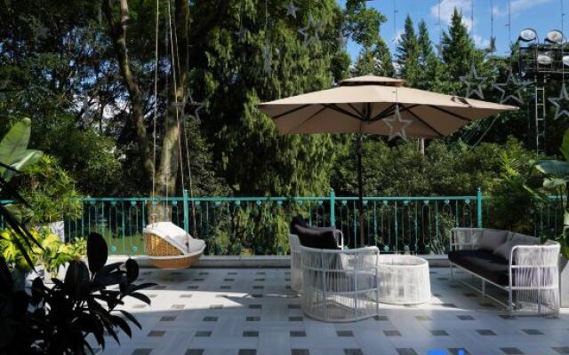 Julan'an Homestay (Guilin Liangjiang Sihu Dongxi Alley Shop)