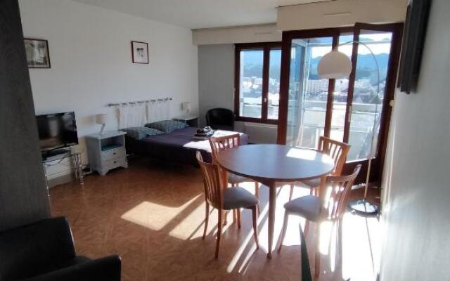 appartement T1 Château Durieux IV vue Lac