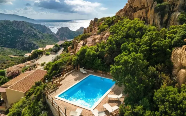 Apartments with common swimming pool in Costa Paradiso