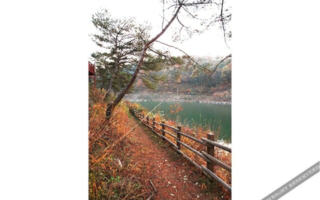 Yangpyeong Dotorigol Pension