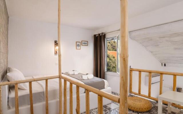 SeaView Apartment & Studio