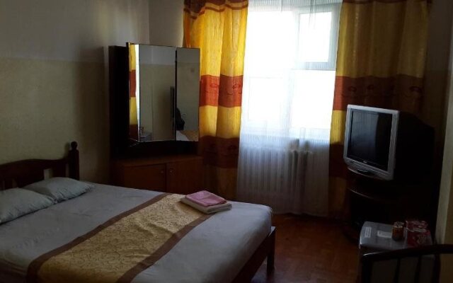 Chandmani Hotel&Tour