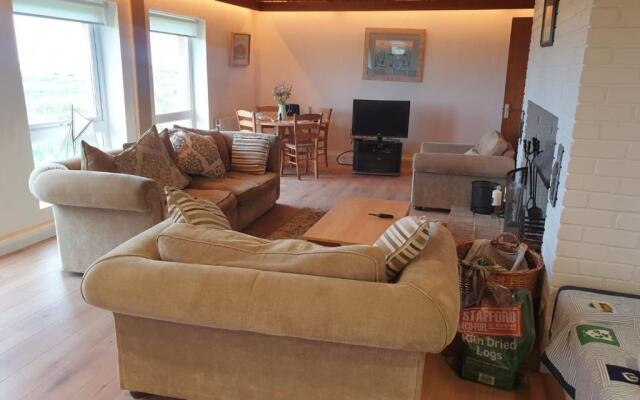 Achonry, Ballyconneely